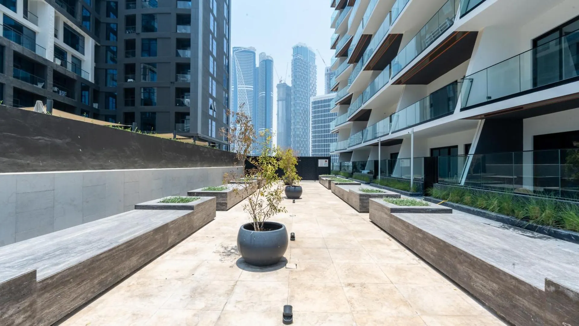 Keyrock Living - Luxury Furnished 2 Bedroom In Business Bay With Jacuzzi - Binghatti Canal Dubái