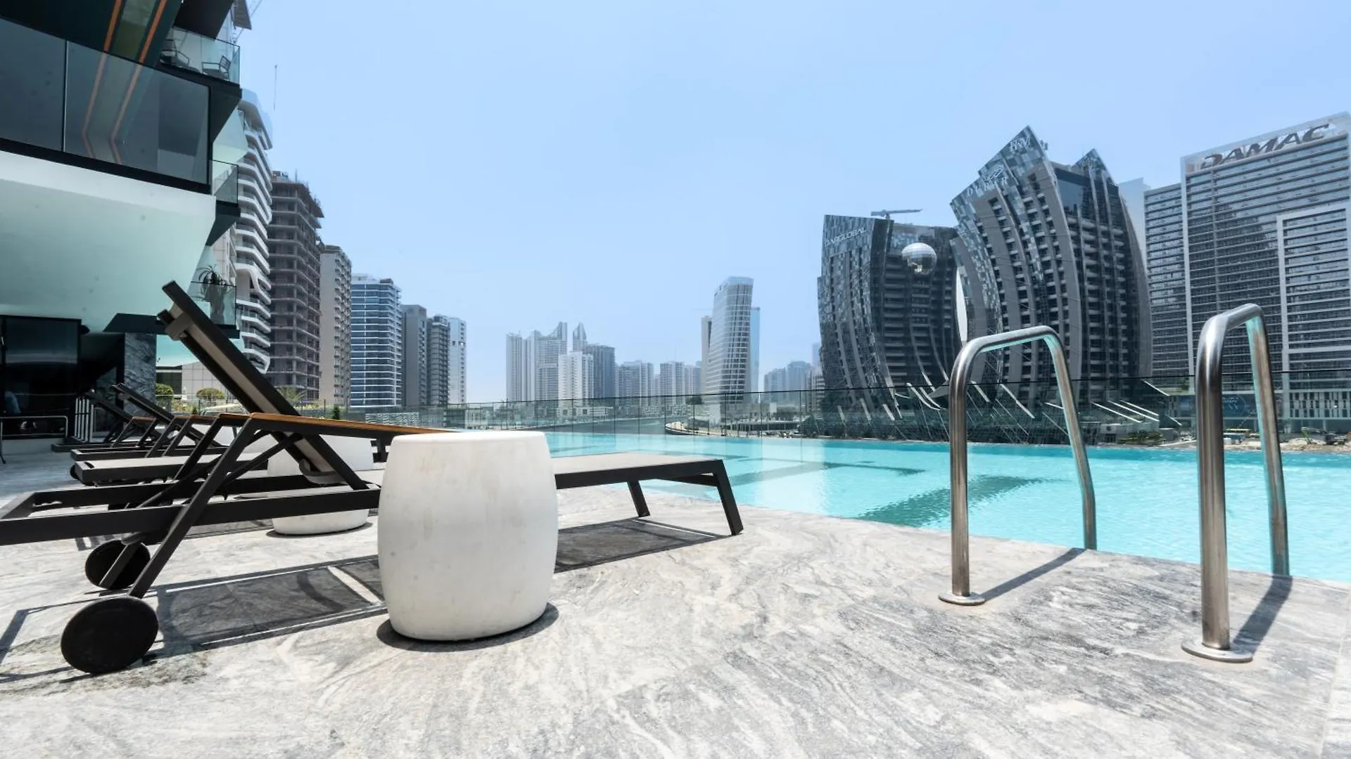Keyrock Living - Luxury Furnished 2 Bedroom In Business Bay With Jacuzzi - Binghatti Canal Dubái Emiratos Árabes Unidos