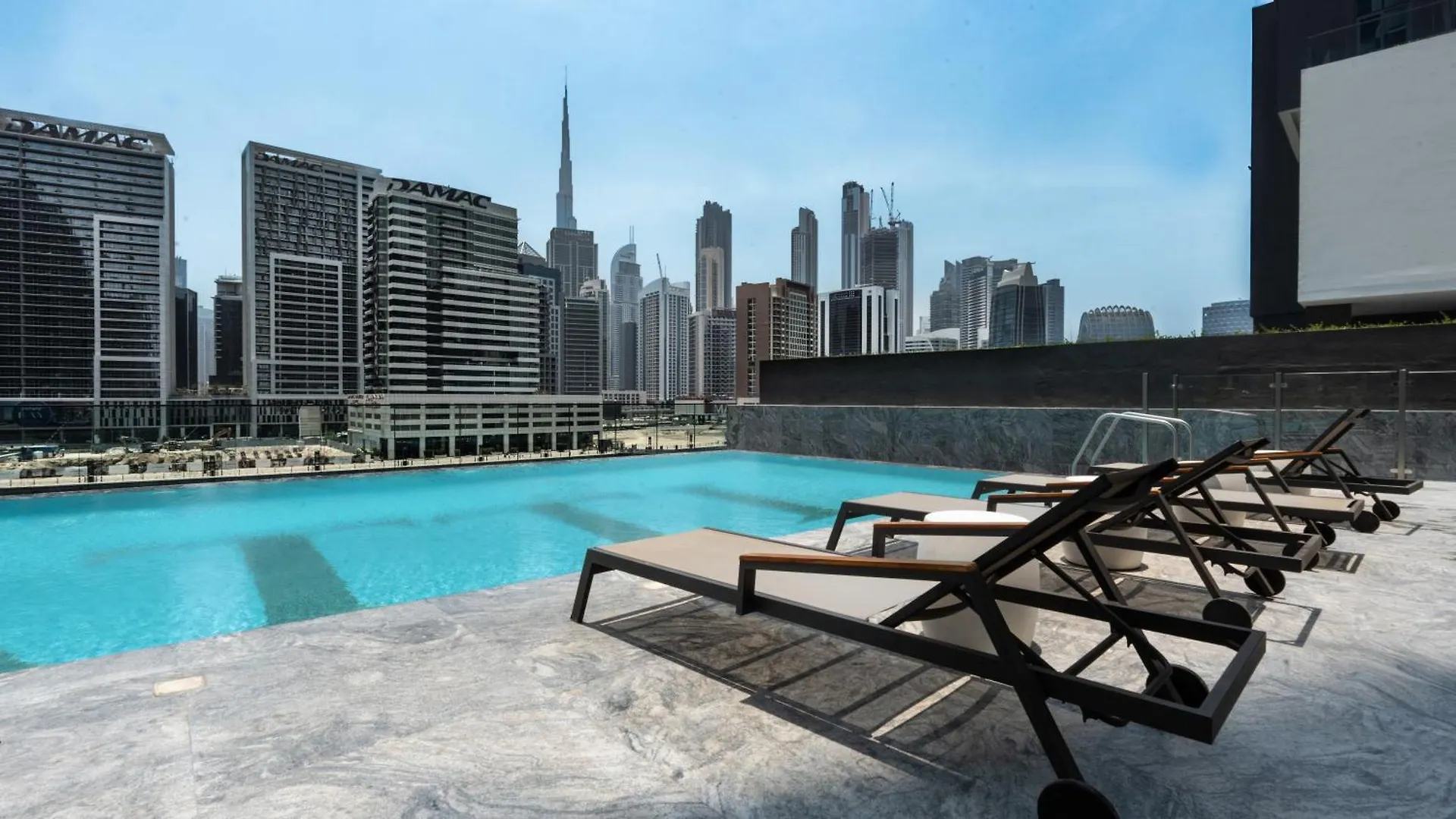 Keyrock Living - Luxury Furnished 2 Bedroom In Business Bay With Jacuzzi - Binghatti Canal Dubái 0*,  Emiratos Árabes Unidos