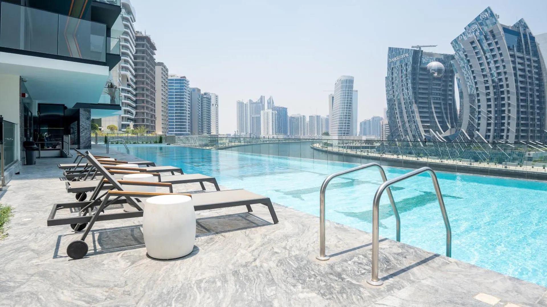 Apartamento Keyrock Living - Luxury Furnished 2 Bedroom In Business Bay With Jacuzzi - Binghatti Canal Dubái Emiratos Árabes Unidos