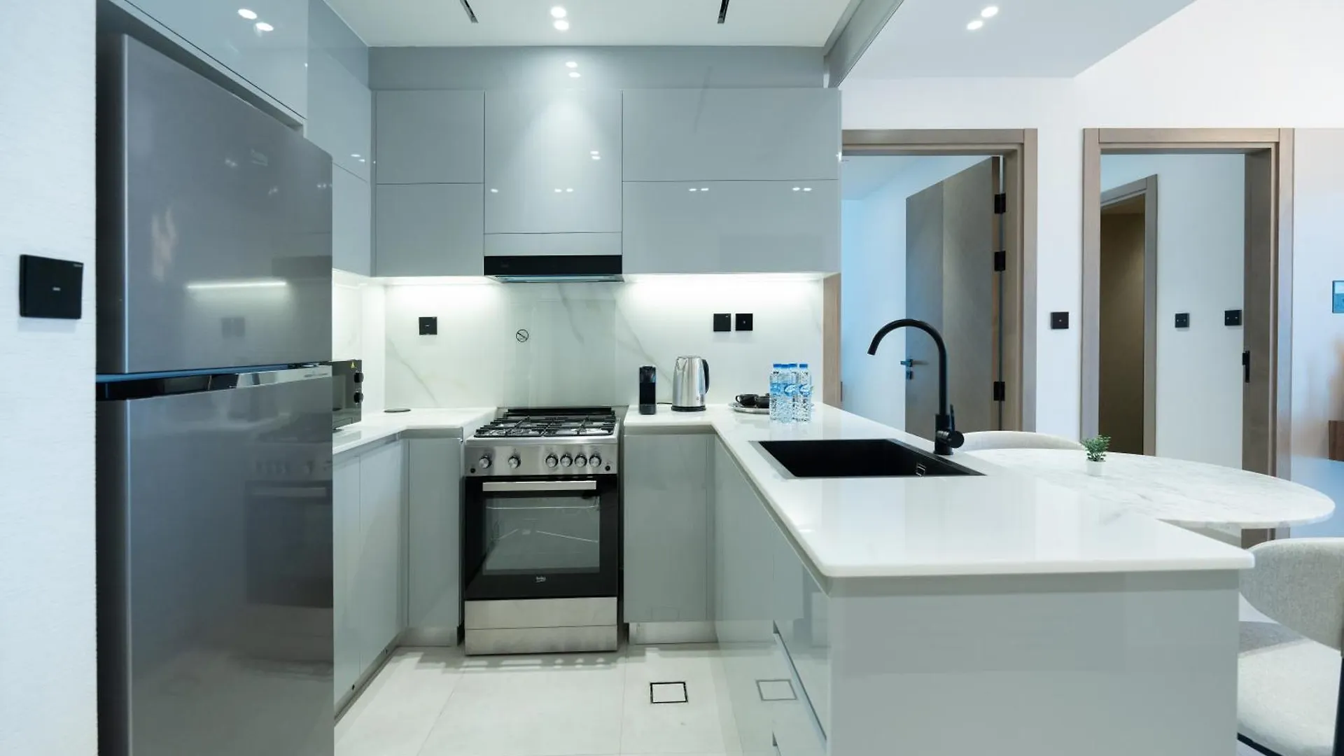 Keyrock Living - Luxury Furnished 2 Bedroom In Business Bay With Jacuzzi - Binghatti Canal Dubái Emiratos Árabes Unidos