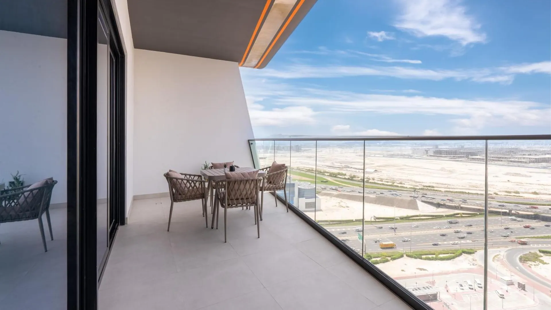 Keyrock Living - Luxury Furnished 2 Bedroom In Business Bay With Jacuzzi - Binghatti Canal Dubái Apartamento