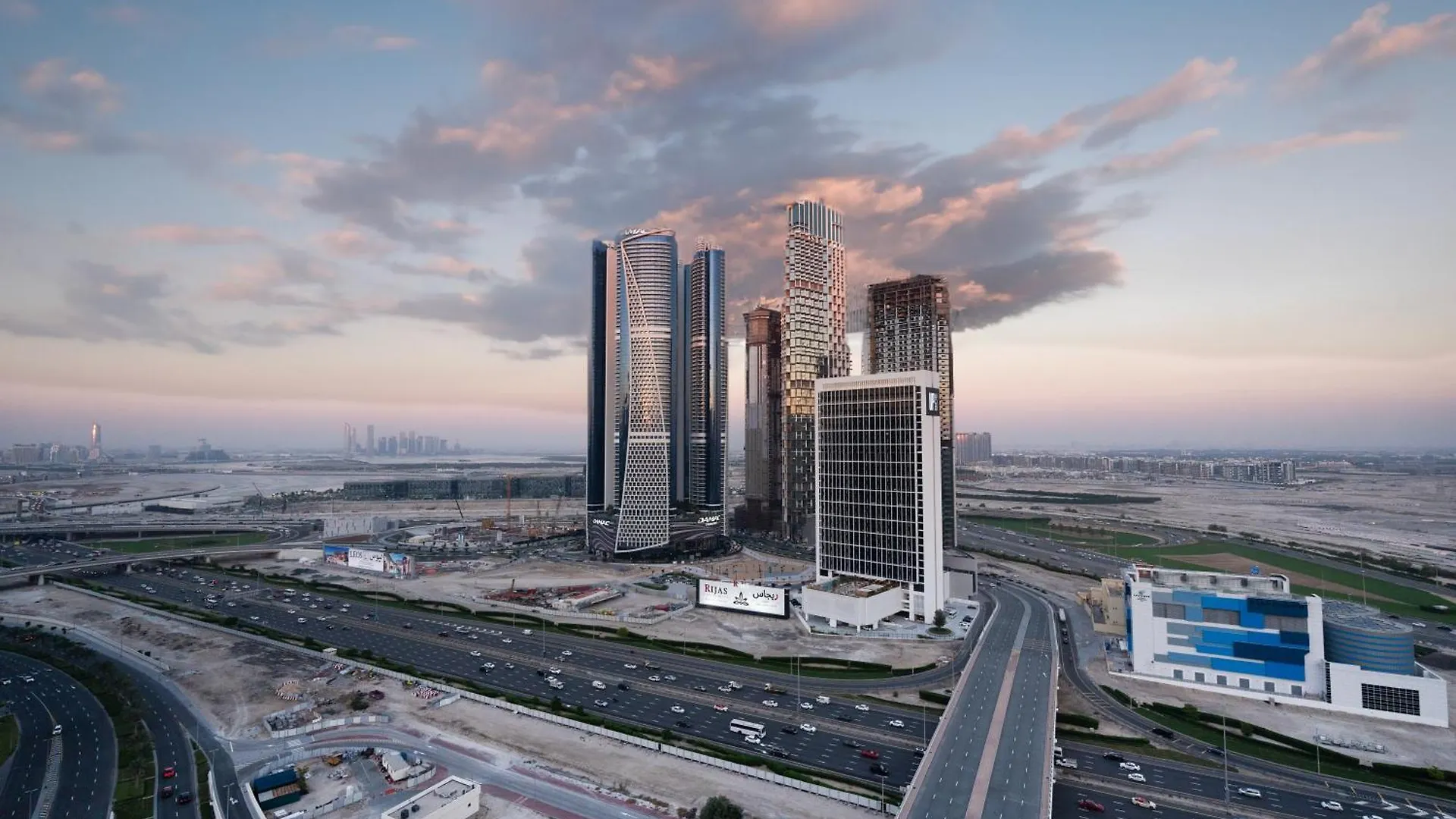 Keyrock Living - Luxury Furnished 2 Bedroom In Business Bay With Jacuzzi - Binghatti Canal Dubai Verenigde Arabische Emiraten