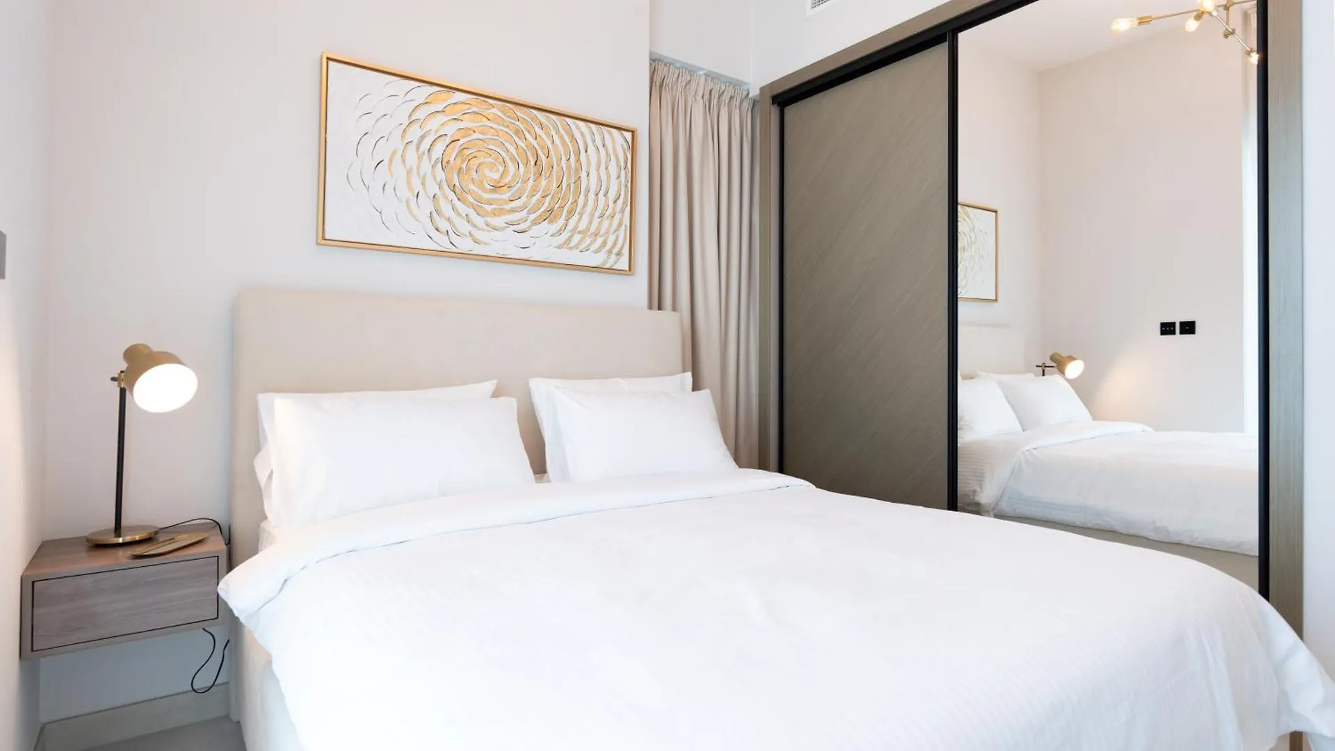 Keyrock Living - Luxury Furnished 2 Bedroom In Business Bay With Jacuzzi - Binghatti Canal Dubai 0*,